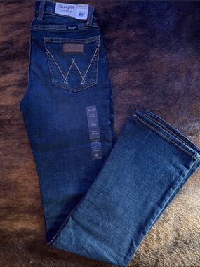 Wrangler women’s Dark Blue Bootcut Jeans with Signature Back Pocket Stitching